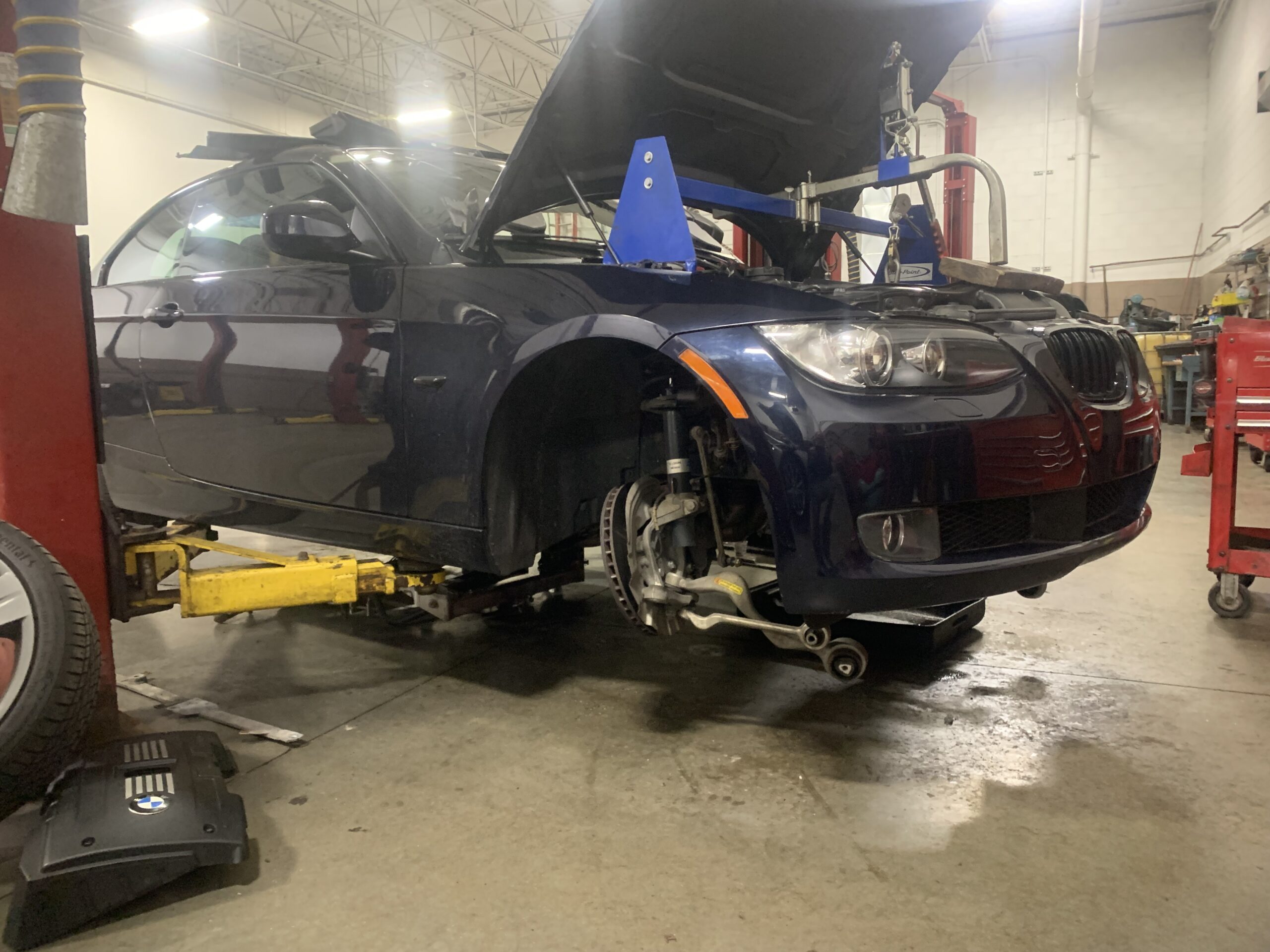 bmw-335cic-on-hoist